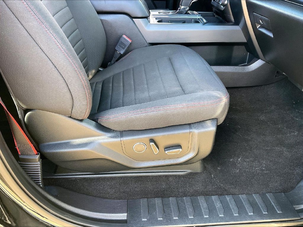 Used 2018 Ford F150 XLT w/ Equipment Group 302A Luxury AWD/4WD image 37