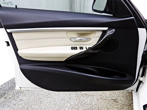 Used 2017 BMW 330i Sedan RWD image 7