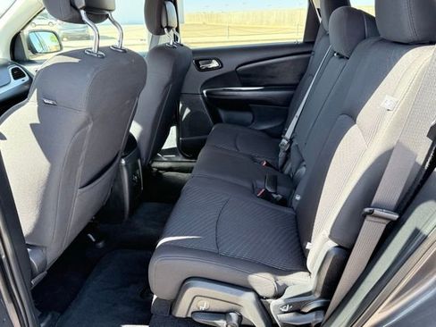 Used 2018 Dodge Journey SXT w/ Connectivity Group FWD image 15