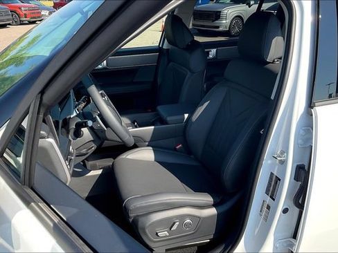 Certified 2026 Hyundai Santa Fe SEL FWD image 9