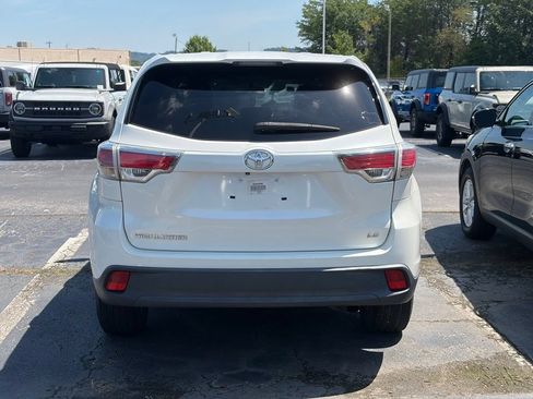 Used 2014 Toyota Highlander LE FWD image 6