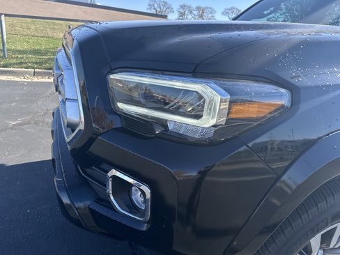 Certified 2023 Toyota Tacoma Limited image 6