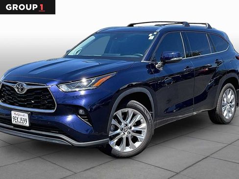 Used 2023 Toyota Highlander Limited FWD image 1
