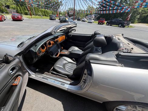 Used 2002 Jaguar XK8 Convertible RWD image 7