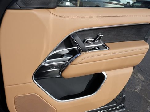 New 2026 Land Rover Range Rover Long Wheelbase SE image 11