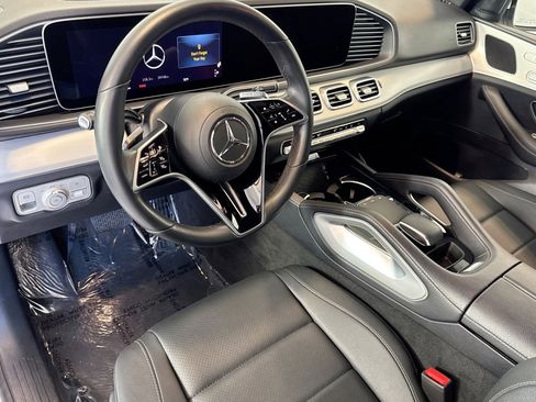 Used 2024 Mercedes-Benz GLE 450e 4MATIC image 9