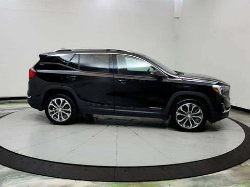 Used 2020 GMC Terrain SLT w/ GMC Pro Grade Package AWD/4WD image 4