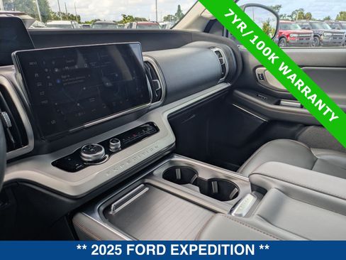Certified 2025 Ford Expedition Active AWD/4WD image 36