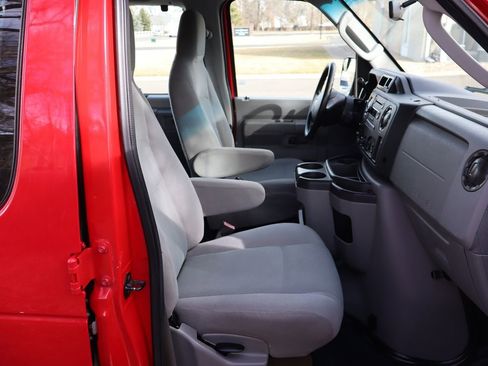 Used 2010 Ford E-350 and Econoline 350 Extended Wagon Super Duty image 23