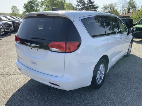 Used 2023 Chrysler Voyager LX FWD image 13