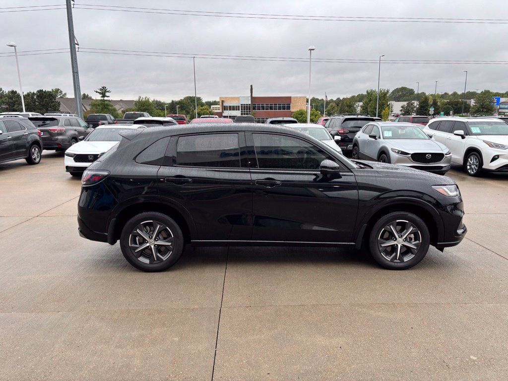 Used 2024 Honda HR-V EX-L image 4
