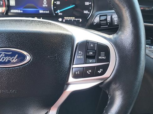 Used 2022 Ford Explorer Limited w/ Equipment Group 301A AWD/4WD image 19