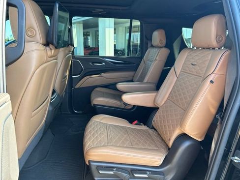 Certified 2023 Cadillac Escalade ESV Sport w/ LPO, ONYX Package AWD/4WD image 25