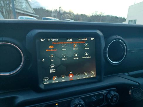 Used 2021 Jeep Wrangler Unlimited Sahara w/ Cold Weather Group image 14