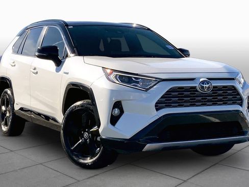 Used 2020 Toyota RAV4 XSE w/ XSE Grade Weather Package AWD/4WD image 3