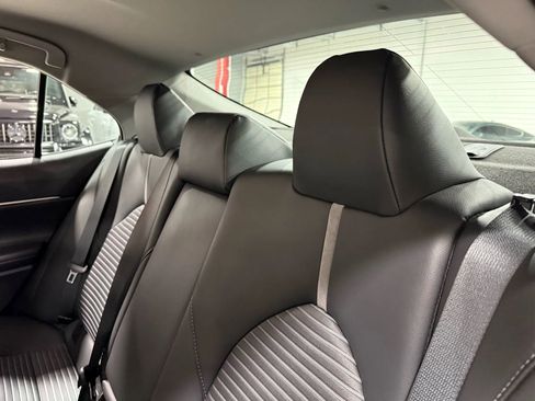 Used 2019 Toyota Camry SE w/ Carpet Mat Package image 64