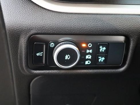 Used 2024 Ford Explorer XLT w/ Equipment Group 202A AWD/4WD image 31