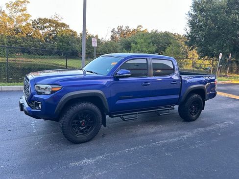 Used 2023 Toyota Tacoma TRD Off-Road w/ Technology Package AWD/4WD image 2