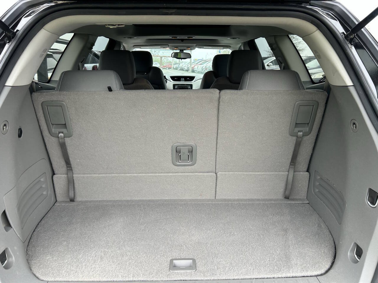 Used 2017 Chevrolet Traverse LT w/ Style and Technology Package FWD image 14