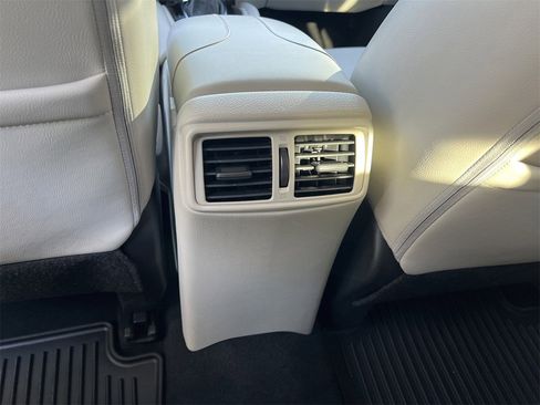 Certified 2022 Nissan Rogue Sport SL image 29