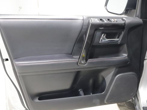 Used 2020 Toyota 4Runner TRD Off-Road Premium w/ Moonroof Package AWD/4WD image 12