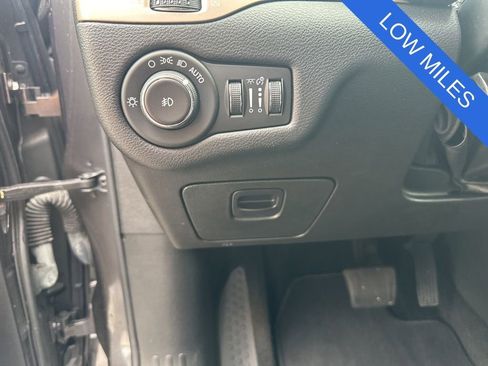 Used 2015 Jeep Cherokee Limited AWD/4WD image 11