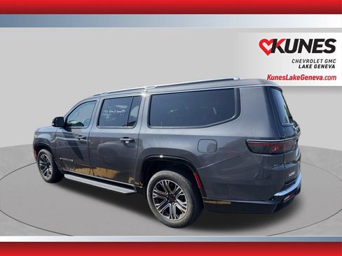 Used 2024 Jeep Wagoneer L Series II w/ Flexible Seating Group AWD/4WD image 8