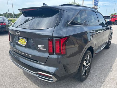 Used 2021 Kia Sorento EX w/ Panoramic Sunroof Package FWD image 5