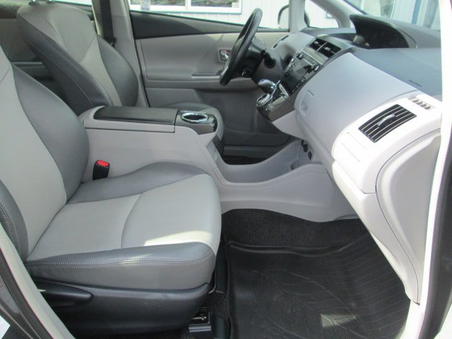 Used 2017 Toyota Prius V Four FWD image 14
