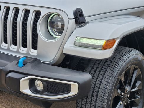 Used 2023 Jeep Wrangler Sahara image 10