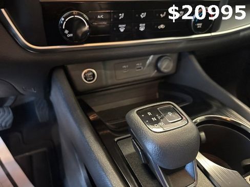 Used 2023 Nissan Rogue S image 13