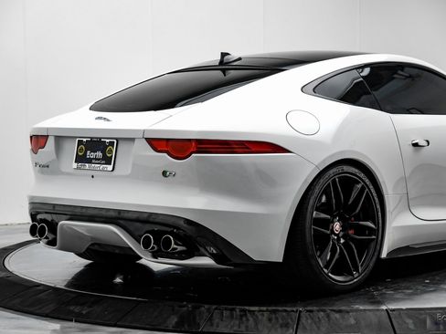 Used 2016 Jaguar F-TYPE R image 13