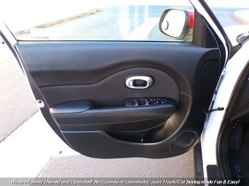 Used 2019 Kia Soul + image 14