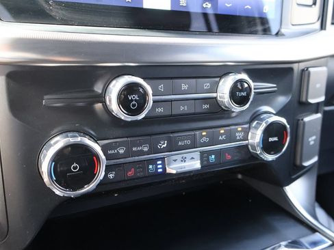 Used 2022 Ford F150 Raptor w/ Equipment Group 801A High AWD/4WD image 37