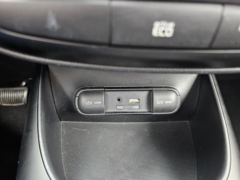 Used 2015 Kia Soul FWD image 20