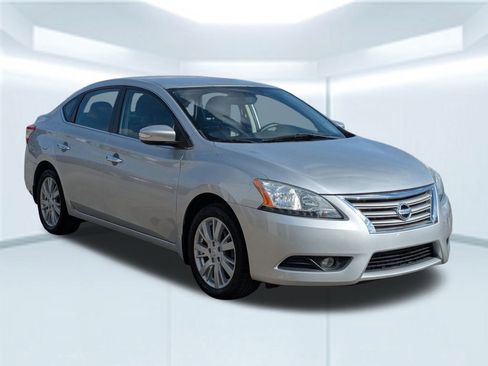 Used 2015 Nissan Sentra SL w/ Navigation Package image 8