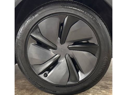 Used 2026 Tesla Model Y Long Range AWD/4WD image 12