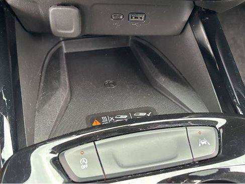Used 2024 Chevrolet Trax ACTIV w/ Sunroof Package FWD image 29