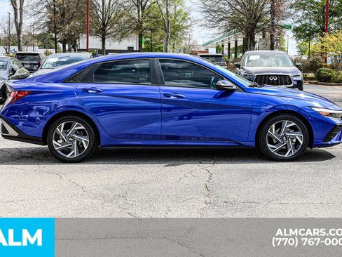 Used 2025 Hyundai Elantra Sport image 10
