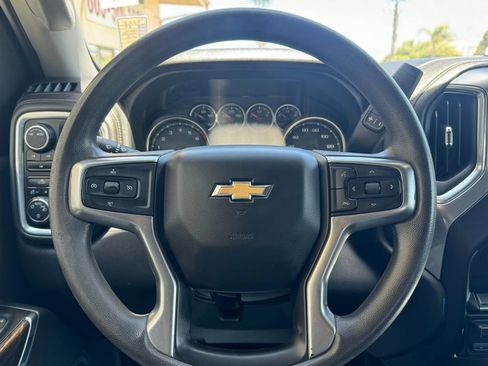 Used 2022 Chevrolet Silverado 2500 LT AWD/4WD image 18
