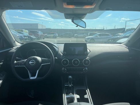 Used 2025 Nissan Sentra SV FWD image 31