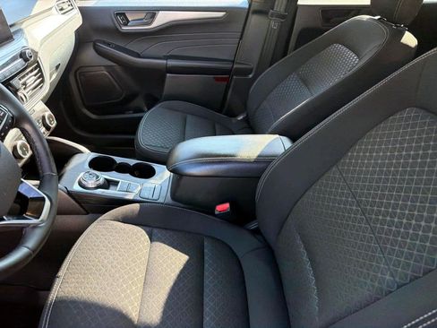 Used 2024 Ford Escape Active AWD/4WD image 10