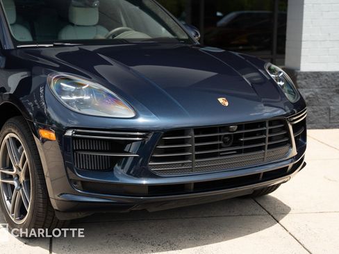 Used 2021 Porsche Macan Turbo AWD/4WD image 2