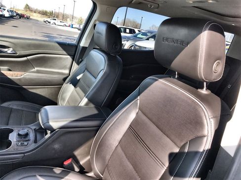 Used 2023 GMC Acadia Denali w/ Denali Ultimate Package image 11