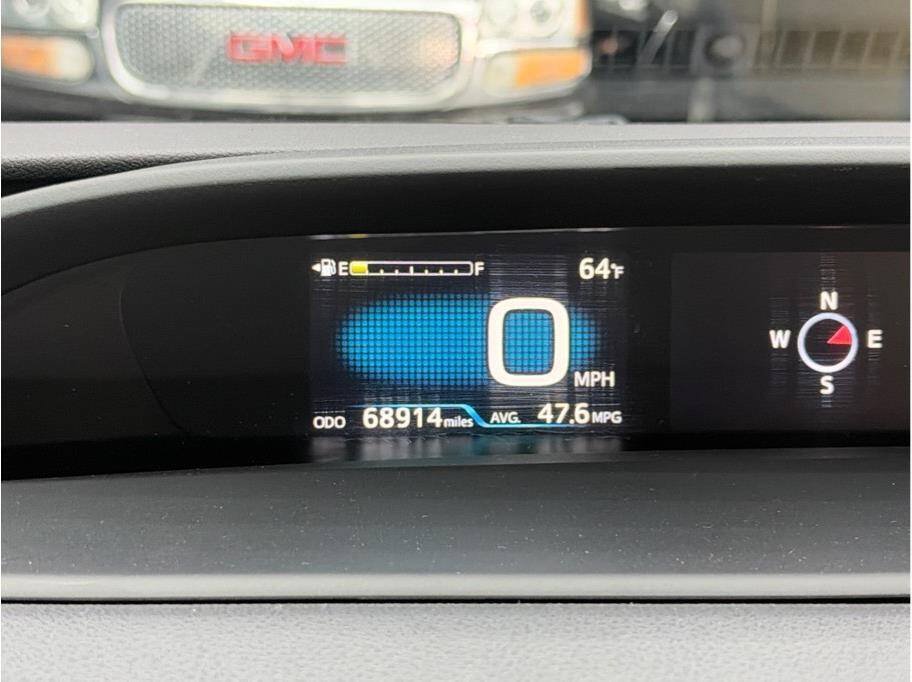 Used 2018 Toyota Prius Three FWD image 11