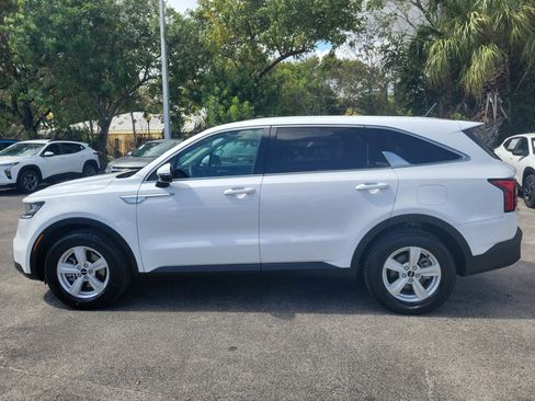 Used 2023 Kia Sorento LX image 6