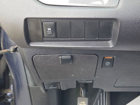 Used 2018 Toyota Sienna SE Premium FWD image 25