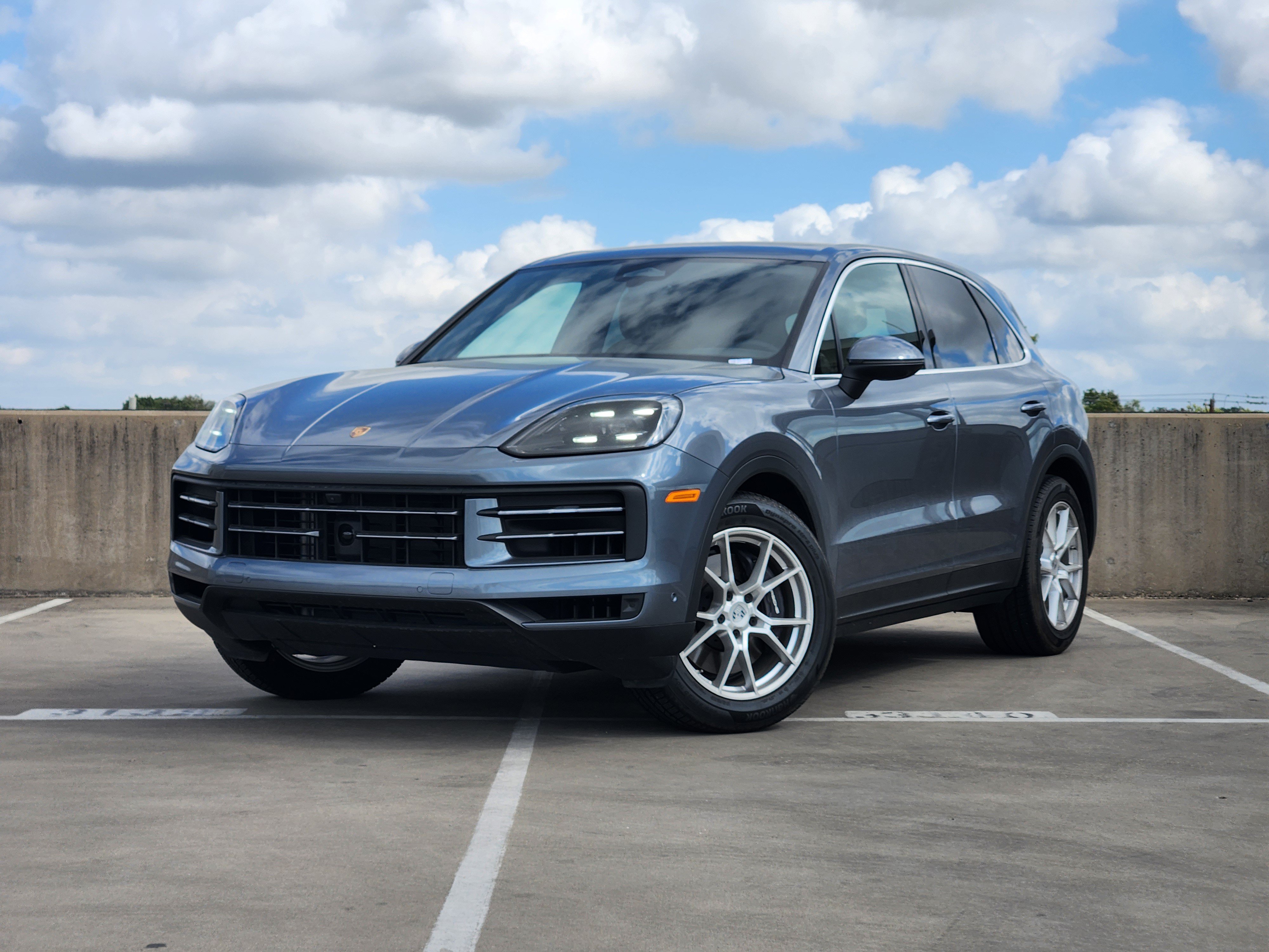 Certified 2026 Porsche Cayenne AWD/4WD image 1