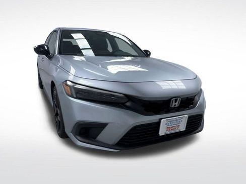 Used 2024 Honda Civic Sport image 2