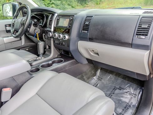 Used 2018 Toyota Sequoia Limited w/ Safety & Convenience Package RWD image 33